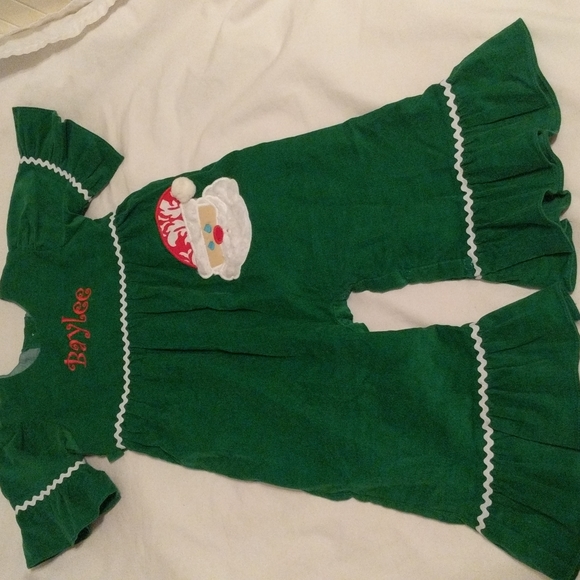 S u c r a e size 24 months monogramed "Baylee" Christmas outfit romper - Picture 2 of 7